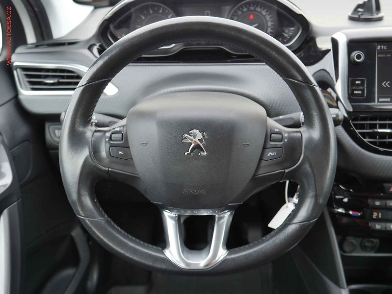 Peugeot 2008 (2017) 1.2PT, 2.maj,ČR, Active - fotka 12 z 18