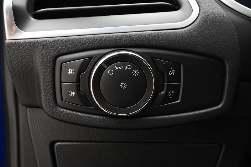Ford S-MAX 2,0 TDCi 132 kW TITANIUM Záruk - fotka 25 z 29