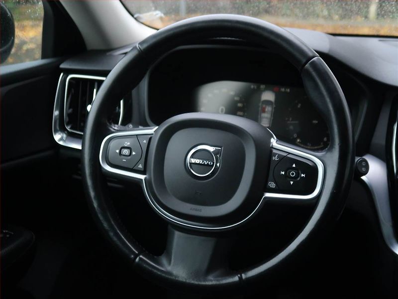 Volvo V60 (2019) D3 2.0, Kůže, Navi, Tempomat - fotka 16 z 18