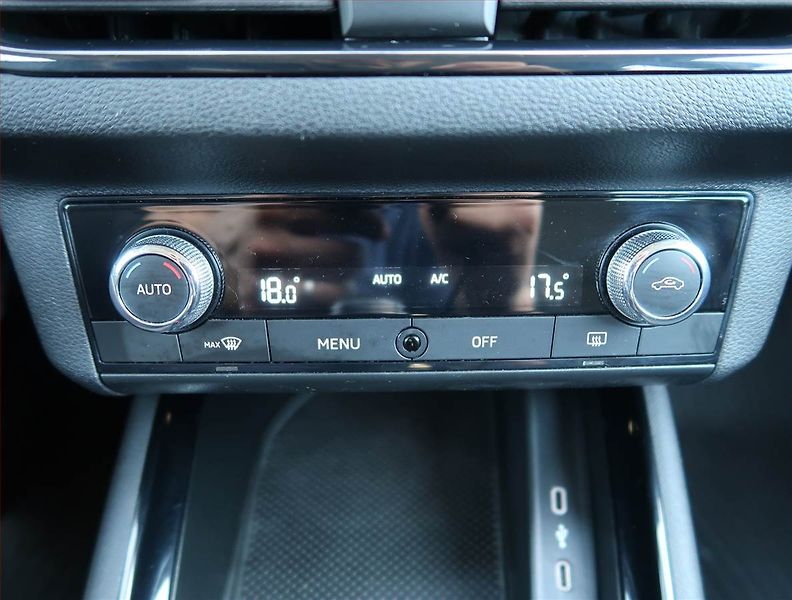Škoda Scala (2019) Ambition 1.6 TDI, Tempomat - fotka 13 z 15