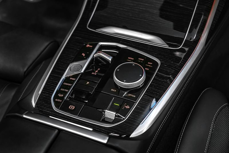 BMW X7 40D PANORAMA/M PAKET/HUD - fotka 16 z 23