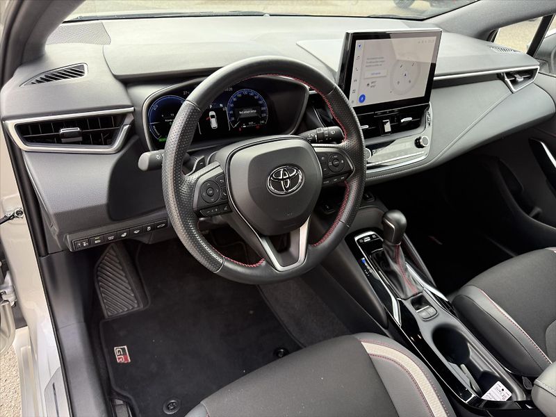 Toyota Corolla 2,0 GR sport - fotka 7 z 21