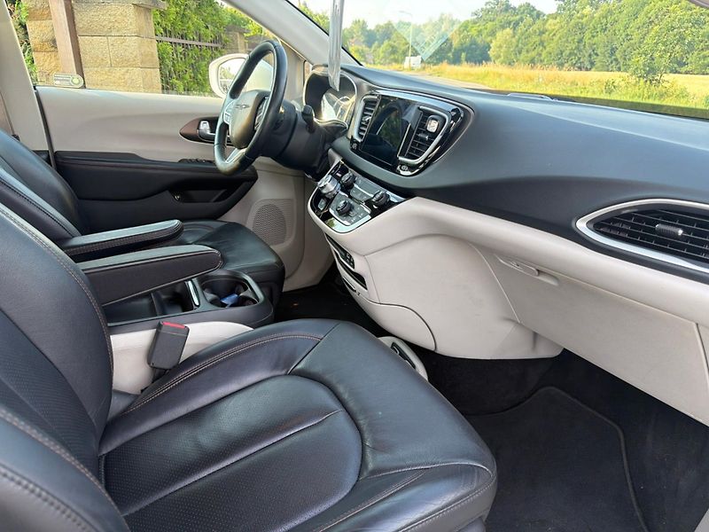 Chrysler Pacifica (2019)  3,6 L DVD Hybrid Plug In 2019 - fotka 10 z 20