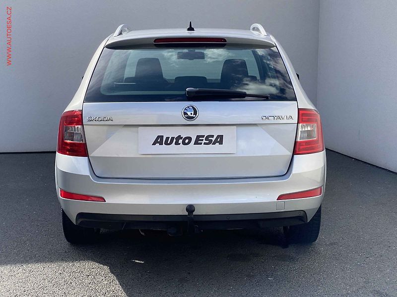 Škoda Octavia (2013) 2.0 TDi, DSG, webasto, xenon - fotka 5 z 19