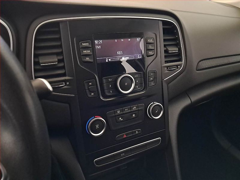 Renault Mégane (2018) 1.6 SCe, Xenony, Tempomat - fotka 12 z 17