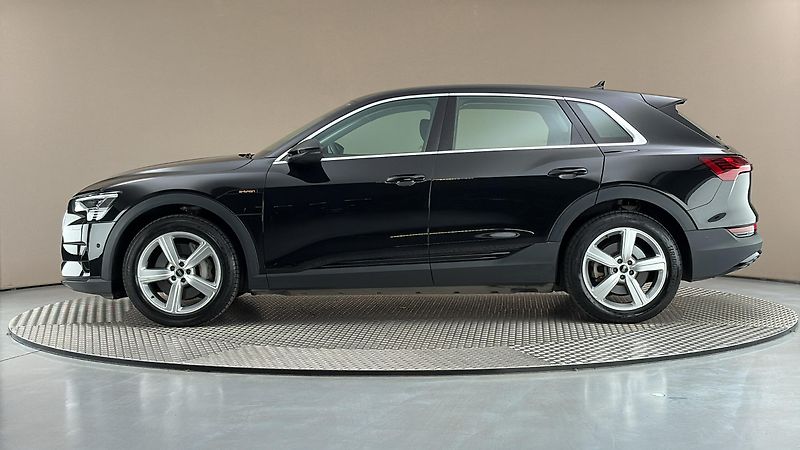 Audi e-tron 55 AUT Quattro - fotka 4 z 26