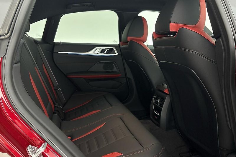 BMW i4 xDrive40 - fotka 11 z 24