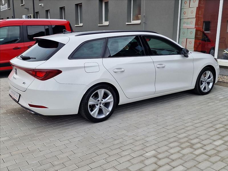 Seat Leon 2.0TDI 110kW DSG FR ST, 1.Maj - fotka 11 z 50