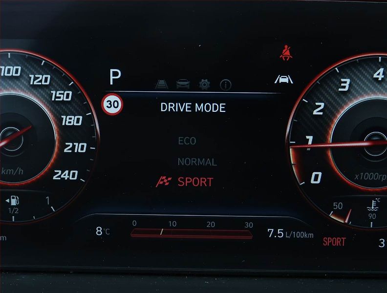Hyundai Tucson (2022) 1.6 T-GDI - fotka 17 z 22