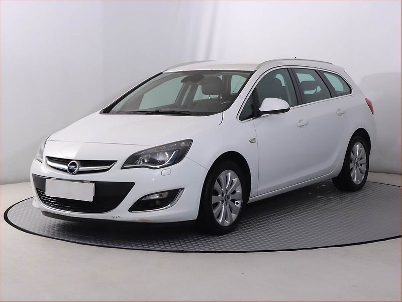 Opel Astra (2014) 1.4 T, Serv.kniha, Xenony - fotka 2 z 17
