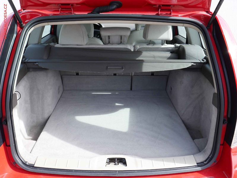 Volvo V50 (2011) 2.0 D3, autoAC, temp - fotka 7 z 14