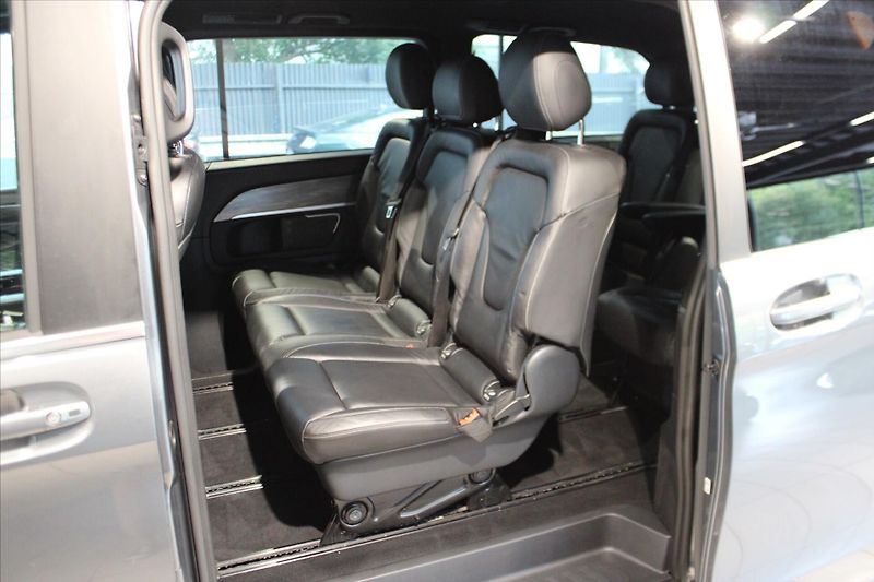 Mercedes-Benz Třídy V 300d 4MATIC Long 7míst DIS/Nez - fotka 29 z 33