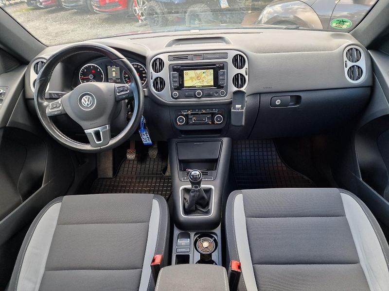 Volkswagen Tiguan 2,0TDI 4x4 LIFE NAVI TZ - fotka 12 z 19