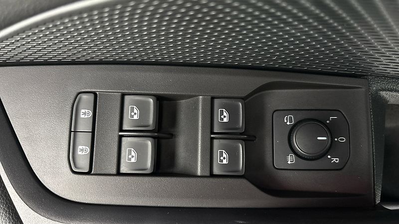 Škoda Octavia 2.0 TDI DSG Style Combi - fotka 20 z 24