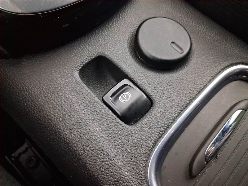 Opel Astra (2021) 1.5 CDTI, Automat, Kůže, Navi - fotka 19 z 26