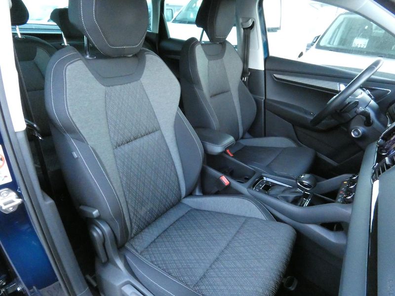 Škoda Karoq FL 4x4 Style 2.0 TDI /110 kW 7 - fotka 20 z 30