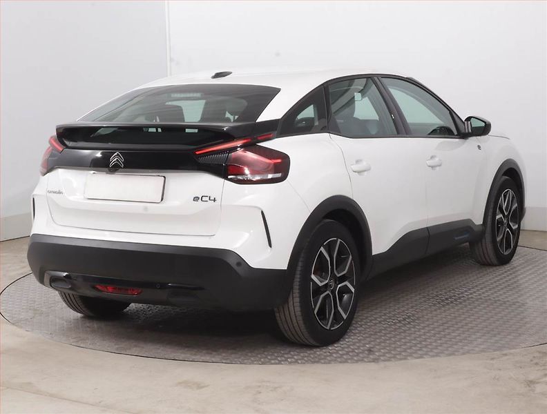 Citroën ë-C4 (2022) Shine 50 kWh, SoH 91% - fotka 5 z 20