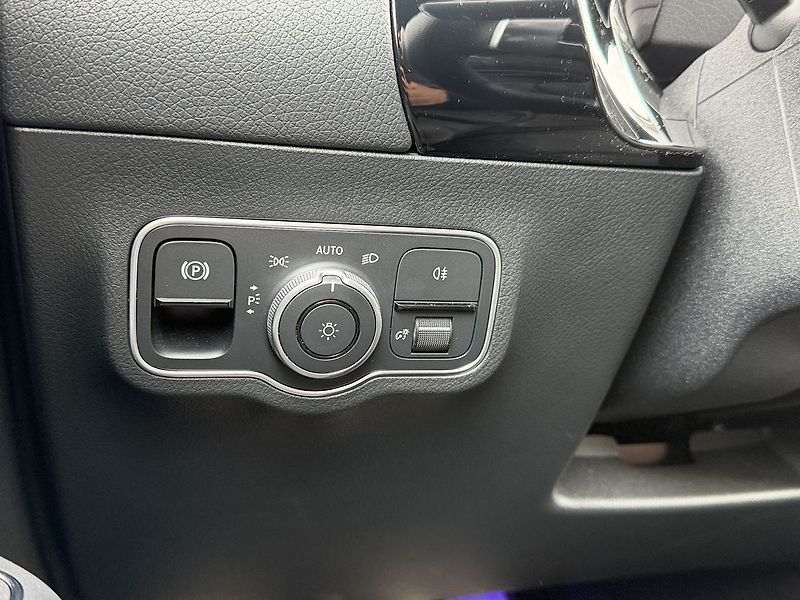Mercedes-Benz EQA 250+ - fotka 21 z 32