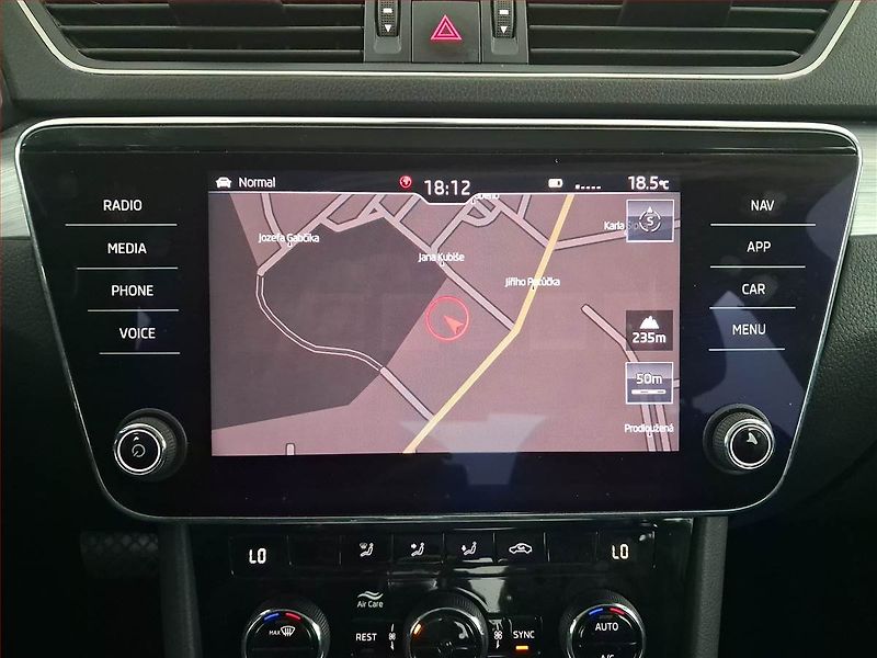 Škoda Superb (2020) 2.0 TDI, Automat, ČR,1.maj - fotka 29 z 32