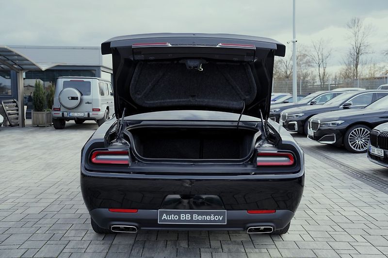 Dodge Challenger 3.6 V6 automat,/kůže/xenony - fotka 16 z 37