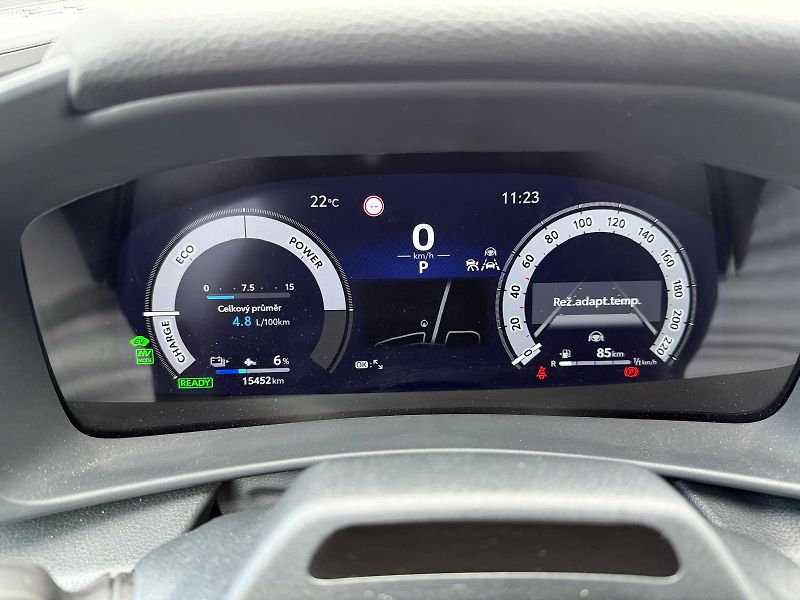 Toyota C-HR 2,0 PHEV E-CVT GR Sport - fotka 15 z 30
