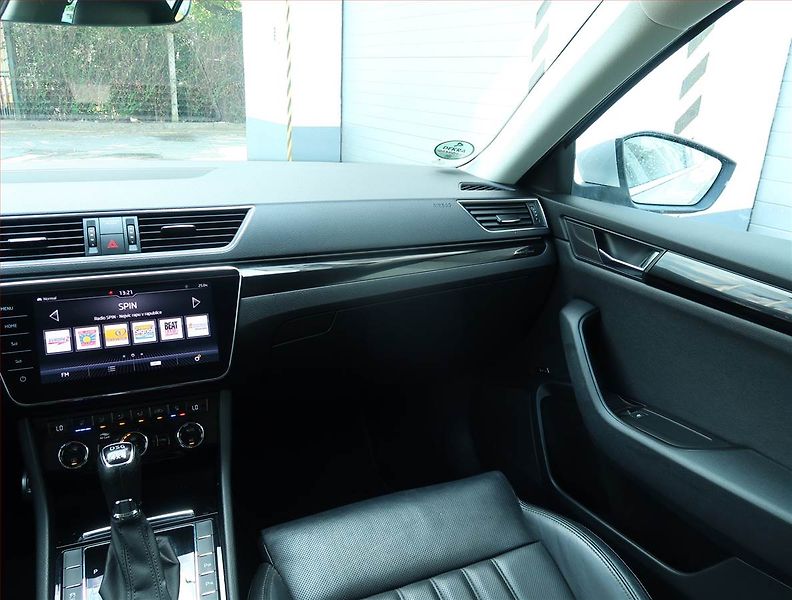 Škoda Superb (2019) Laurin&Klement 2.0 TDI, 4X4 - fotka 8 z 29