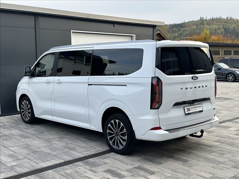Ford Tourneo Custom 2,0 170PS  L2 Titanium X A/T 4 - fotka 10 z 58