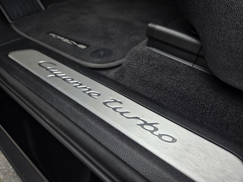 Porsche Cayenne TURBO 1maj ZÁRUKA 11/27 - fotka 15 z 49