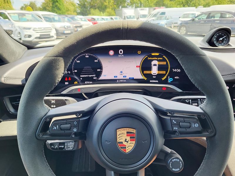 Porsche Taycan GTS 440kW 4S Electric - NOVÉ - fotka 10 z 48