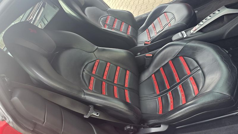 Ferrari 488 (2016) jako nové plný servis ZÁRUKA - fotka 14 z 16