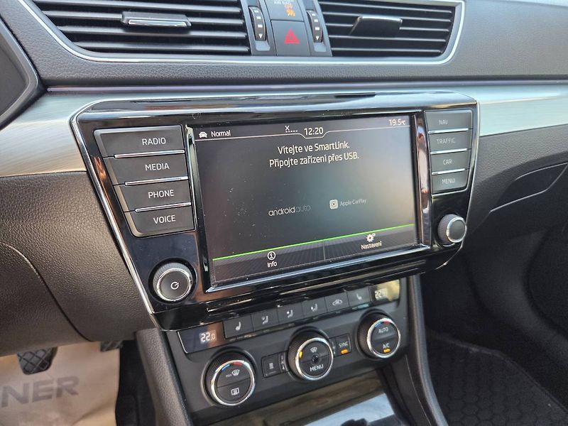 Škoda Superb (2015) 1.4 TSI Style Plus - fotka 24 z 53