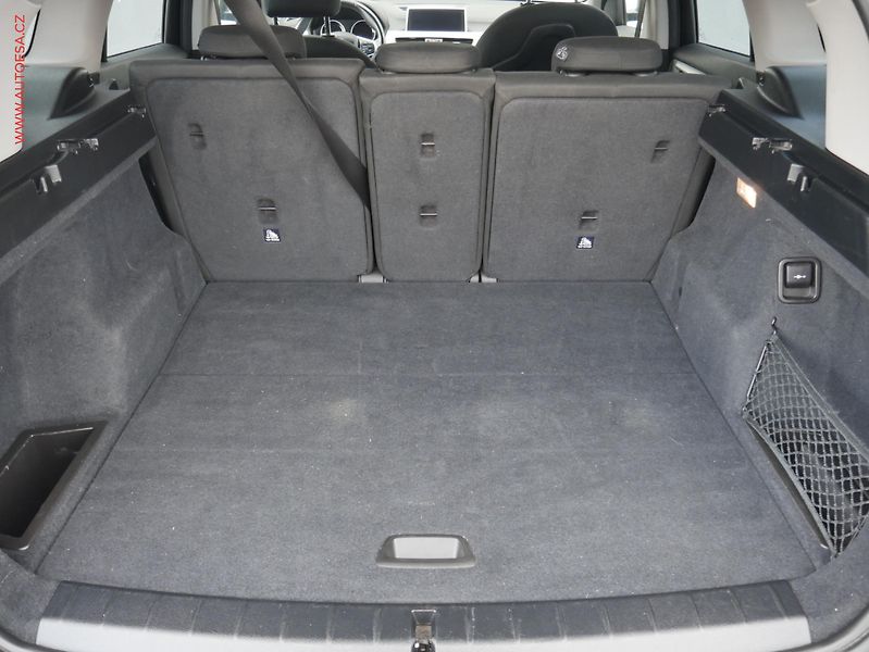 BMW X1 (2020) 2.0D 2.0 xDrive18d, ČR, AT - fotka 7 z 17