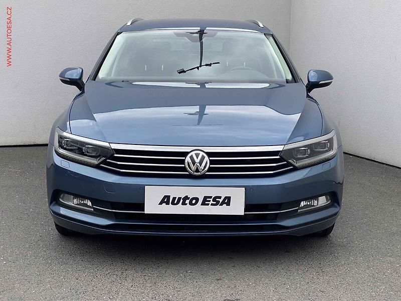 Volkswagen Passat (2015) 2.0TDi, DSG, LED, navi - fotka 2 z 20