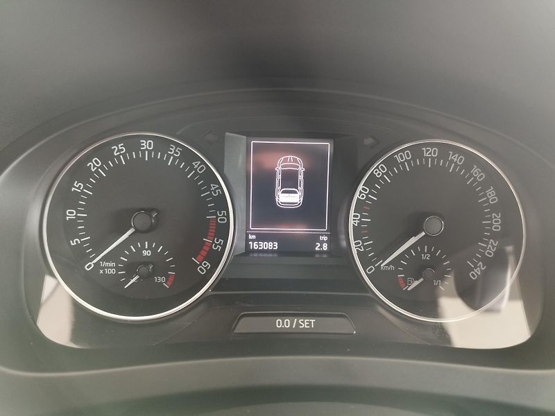 Škoda Rapid (2015) TDI,66KW,DSG,ALU,SERVISKA - fotka 27 z 32