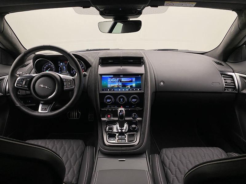 Jaguar F-Type SVR 5.0 423kW AWD CZ REZERVACE - fotka 2 z 42