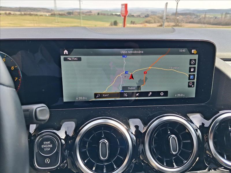 Mercedes-Benz GLA 1,3 180 MHEV Limited - fotka 9 z 21