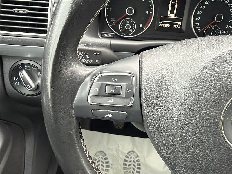 Volkswagen Touran 2.0 TDI Cup - fotka 12 z 19
