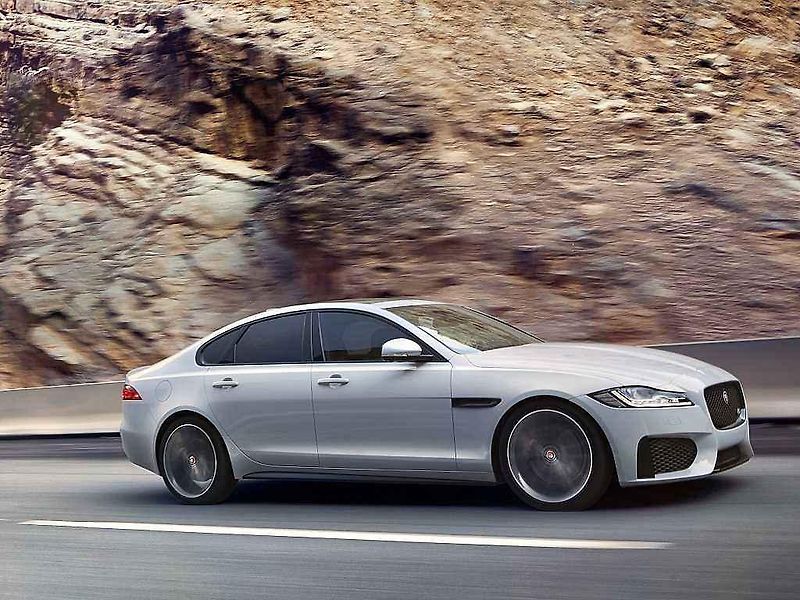 Jaguar XF.