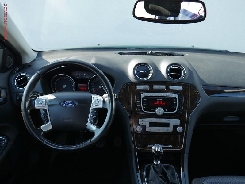 Ford Mondeo (2008) 2.0 TDCi, AC, TZ, park.asist - fotka 8 z 16