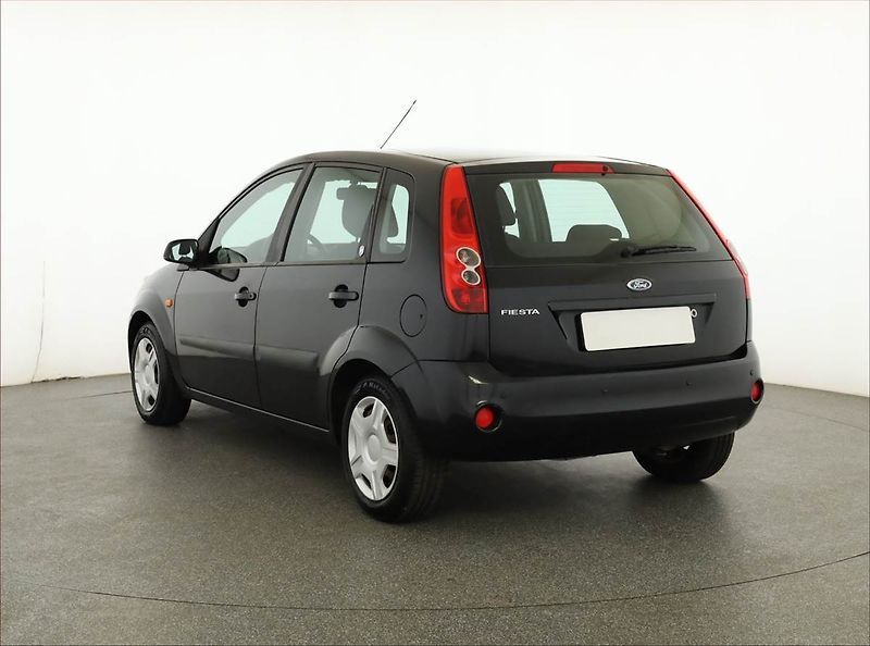 Ford Fiesta (2006) Ghia 1.25, plně pojízdný - fotka 4 z 12