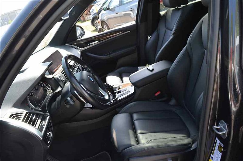 BMW X3 (2019) XDRIVE 30I - fotka 17 z 21