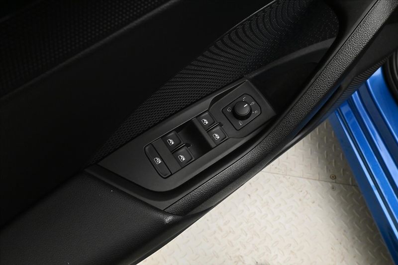 Škoda Octavia 2,0 TDI 110 kW TAŽNÉ Style Zár - fotka 25 z 30