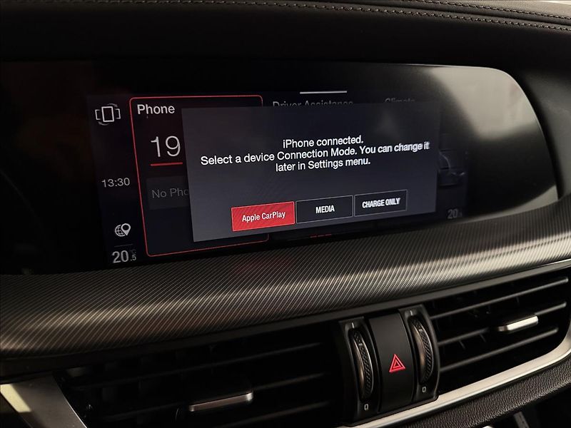 Alfa Romeo Stelvio VELOCE 154kW Q4 H&K LED R21 - fotka 26 z 41
