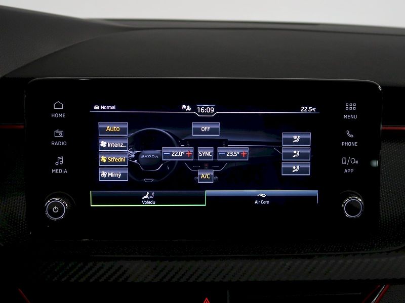 Škoda Scala (2025) MONTE CARLO 1.5TSI 110KW DSG - fotka 25 z 40