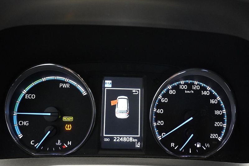 Toyota RAV4 2,5 HYBRID 4X2 AUT. - fotka 17 z 24