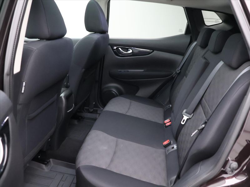 Nissan Qashqai 1,2 DIG-T Navi Panorama 1.Maj. - fotka 12 z 28