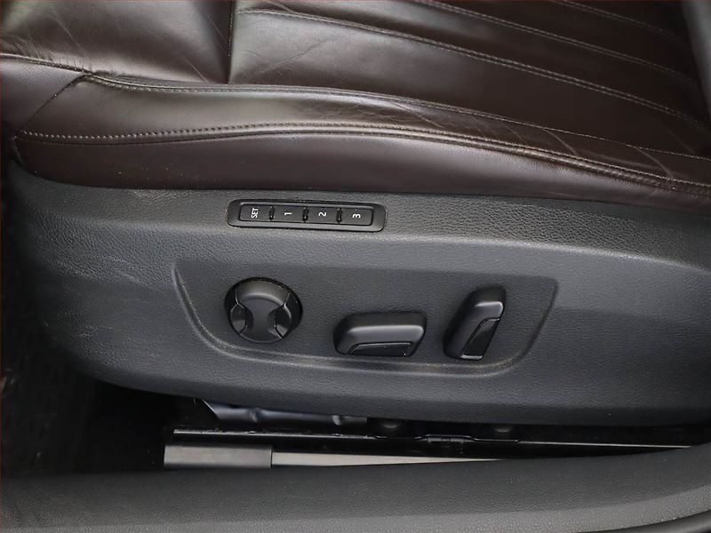 Škoda Superb (2016) Laurin&Klement 2.0 TDI, Kůže - fotka 20 z 21