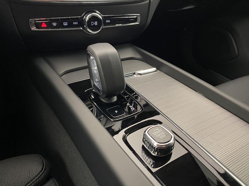 Volvo V60 (2026) B4 AUT DARK PLUS - fotka 34 z 61