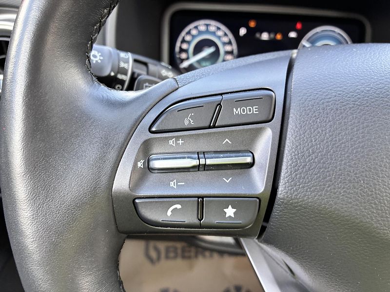 Hyundai Kona EV64kWh-150KW,  REZERVACE - fotka 28 z 38
