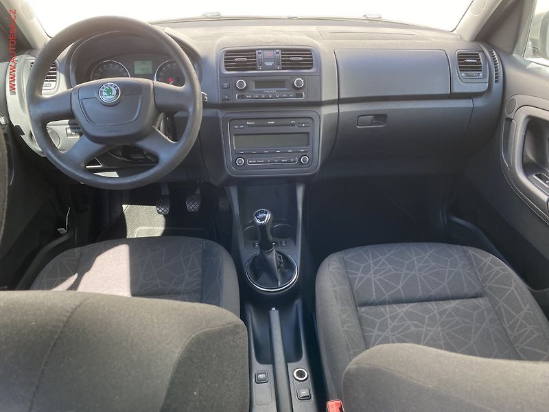 Škoda Roomster (2012) 1.6 TDi, Family, TZ - fotka 8 z 18